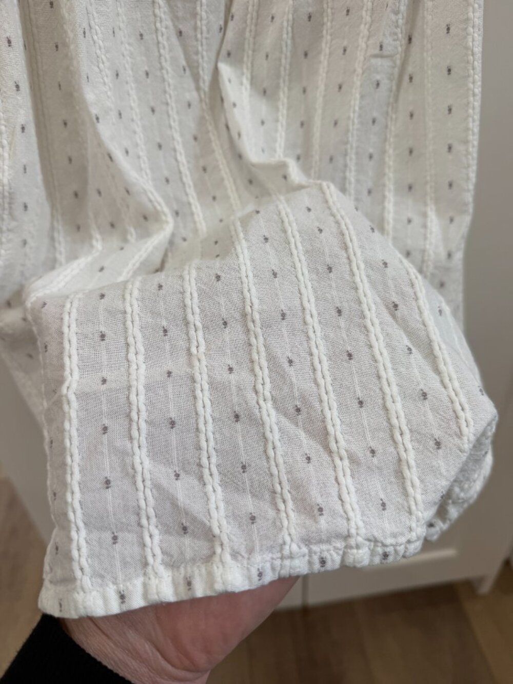 LOFT medium sleeveless top - Picture 3 of 4